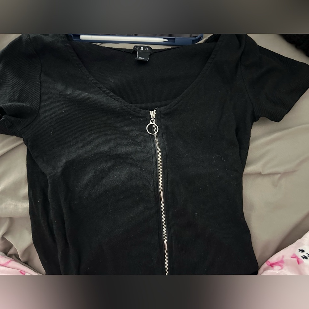 Black Zip-Front Ribbed Women's Top